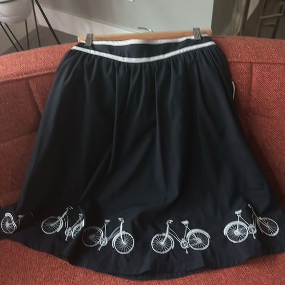 Anthro Comme Toi skirt with embroidered bicycle embellishments. - Picture 2 of 2
